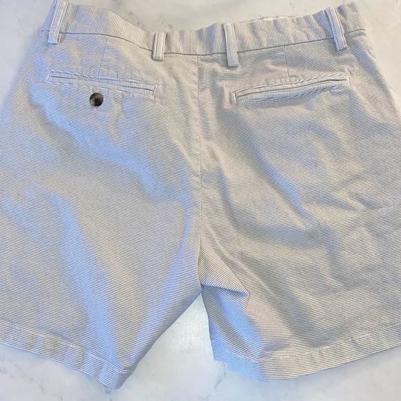 Old Navy 6” Inseam Shorts - Picture 2 of 4